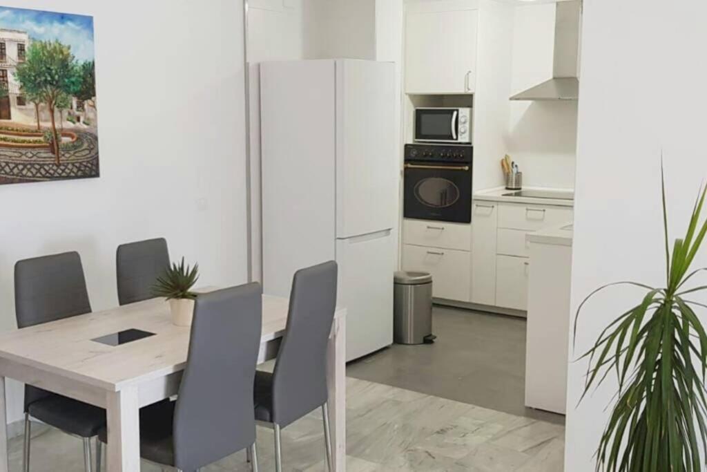Playa Escollera Apartment Естепона Екстериор снимка